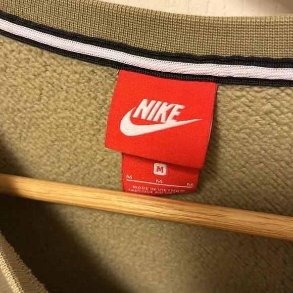 Army green nike sweatshirt w/ Zipper detail M - Picture 6 of 12